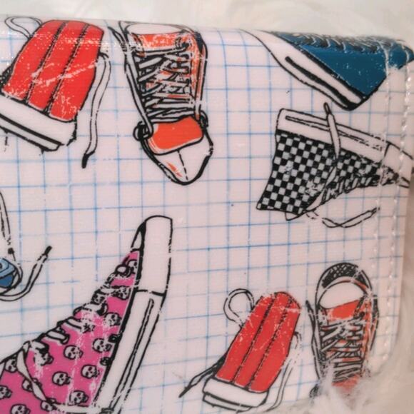 PAPERCHASE Retro Distressed Chucks Hi-Top Velcro Wallet - Picture 10 of 10